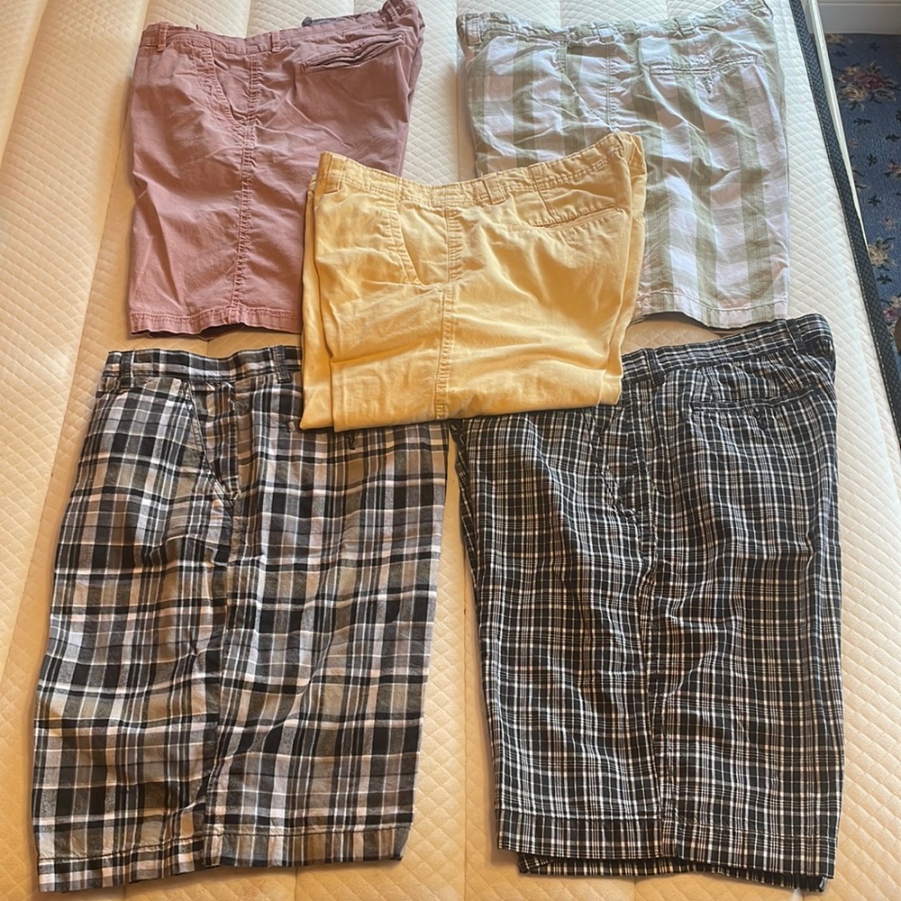 Lot of mens name brand shorts